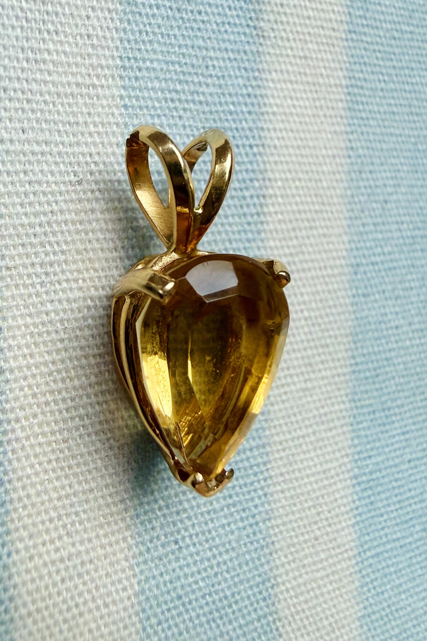 14k Yellow Gold Topaz Charm Pendant 1.81 grams