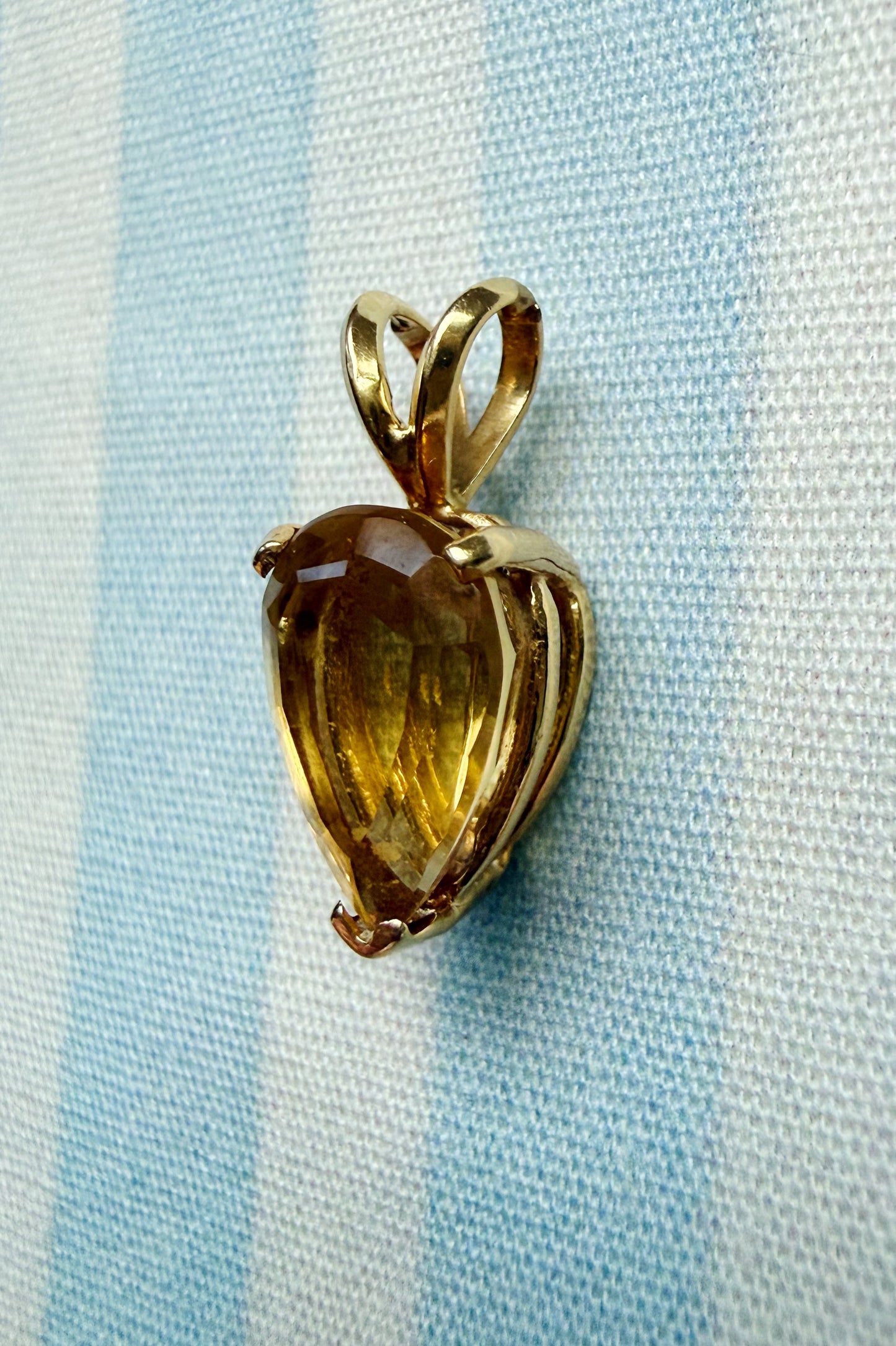14k Yellow Gold Topaz Charm Pendant 1.81 grams