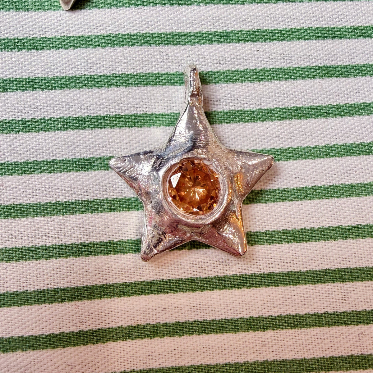 La Étoile Potelée .999 Fine Silver Handmade Gemset Star Charm