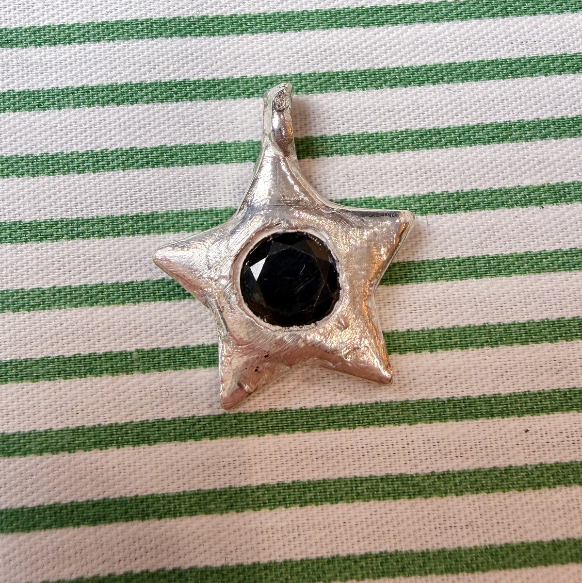 La Étoile Potelée .999 Fine Silver Handmade Gemset Star Charm