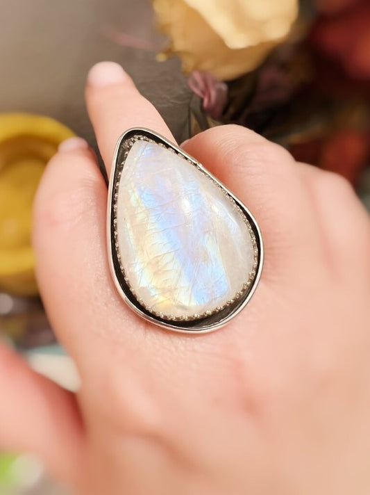 Large high quality flashy moonstone shadow-box sterling silver ring size 9.5 on triple split band